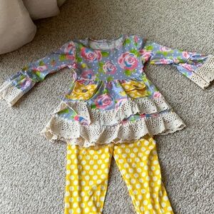 Adorable Sweetness Toddler girls size 3T colorful Leggings and Tunic set!